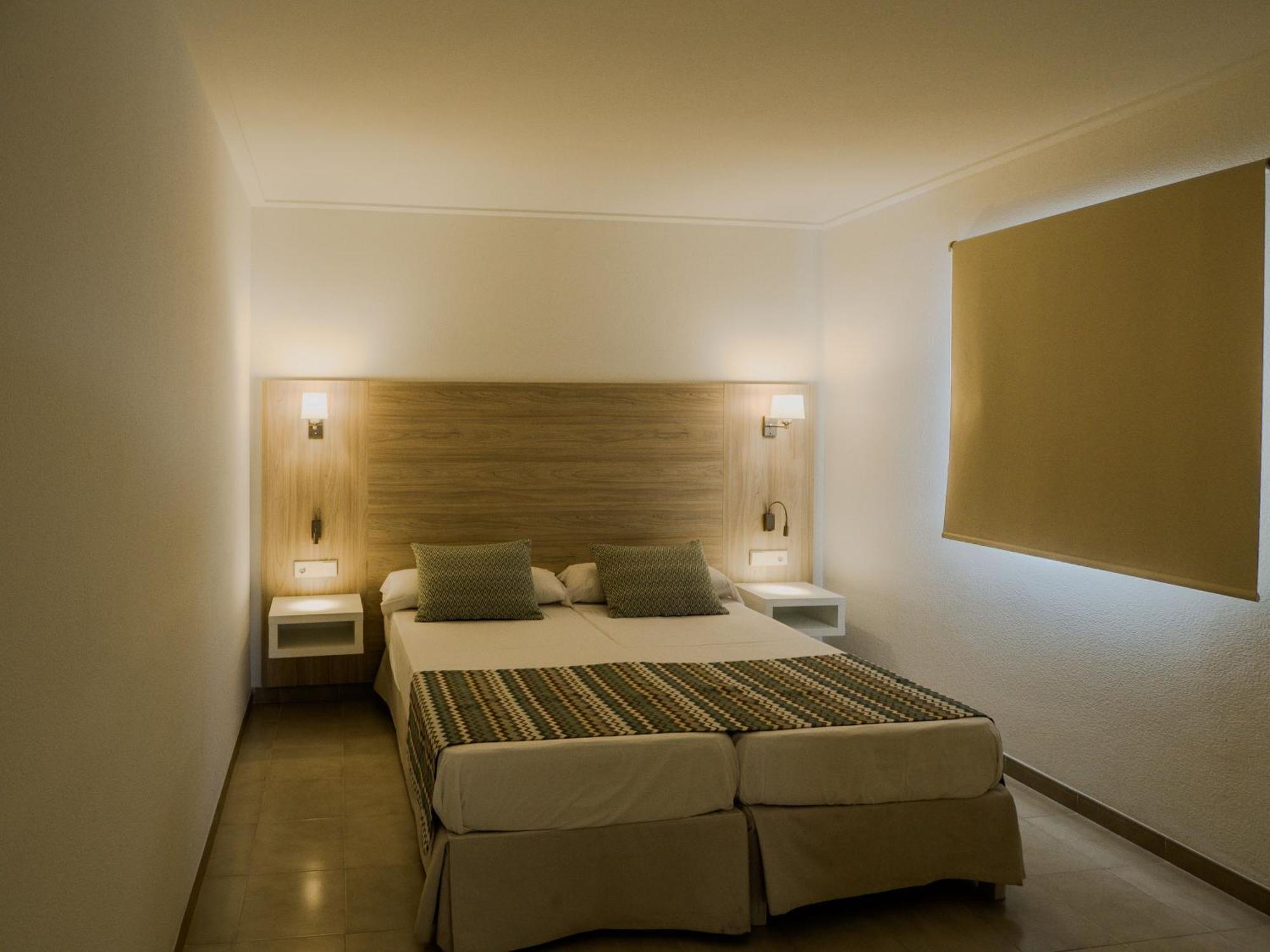 Apartamentos La Santa Maria Cala Millor  Extérieur photo