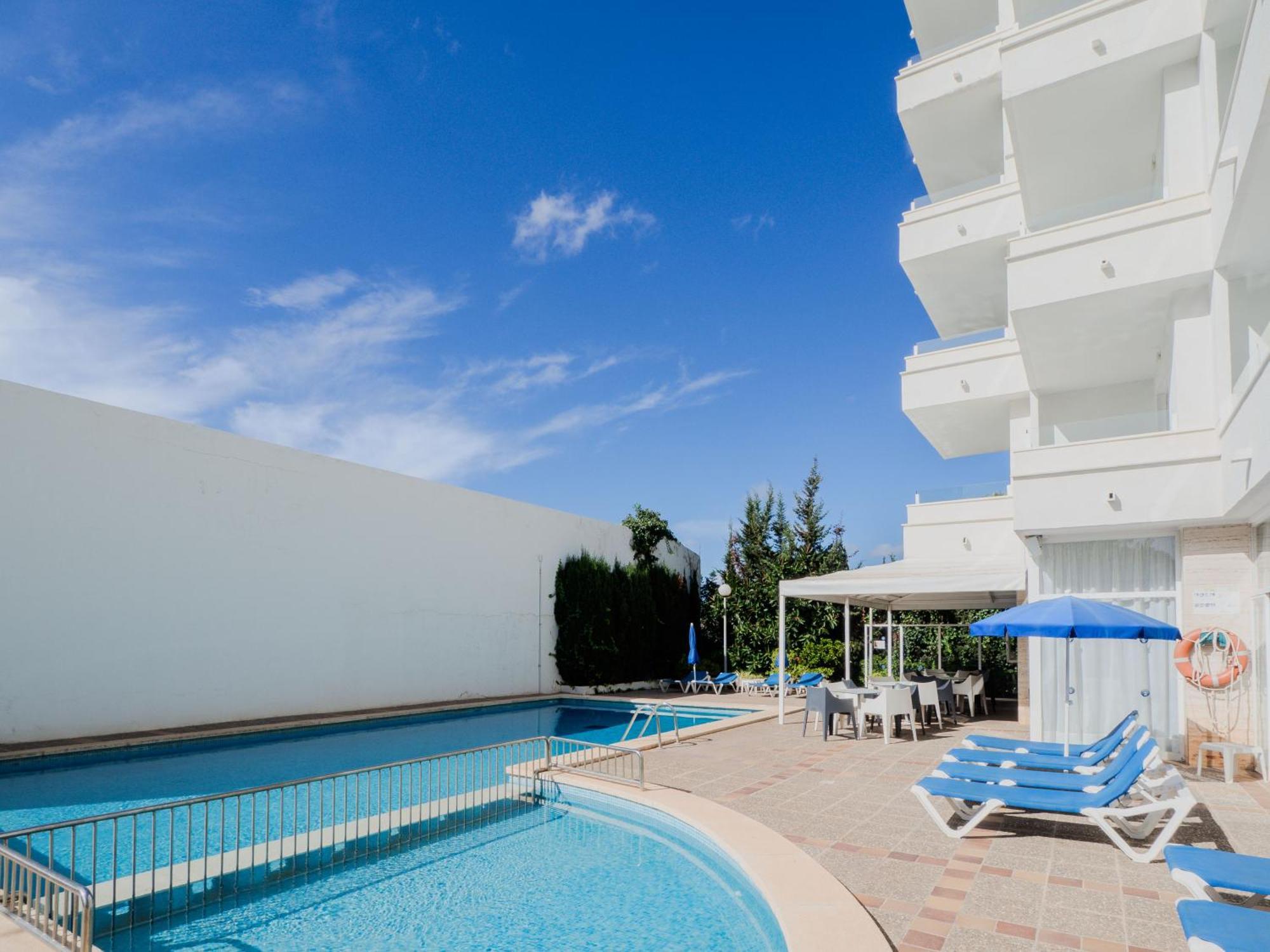 Apartamentos La Santa Maria Cala Millor  Extérieur photo