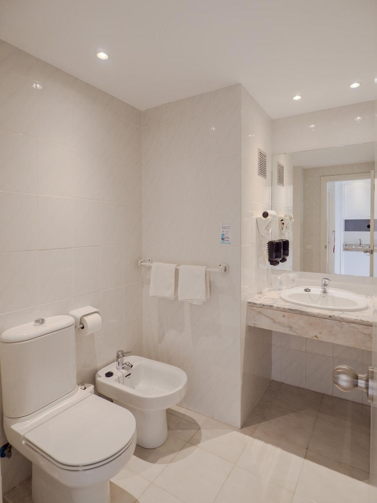 Apartamentos La Santa Maria Cala Millor  Extérieur photo